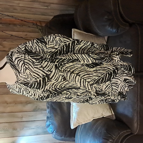 Cynthia Rowley Women's Plus Botanical 100% Linen Top Blouse Roll Sleeve Size 1X - Picture 5 of 9